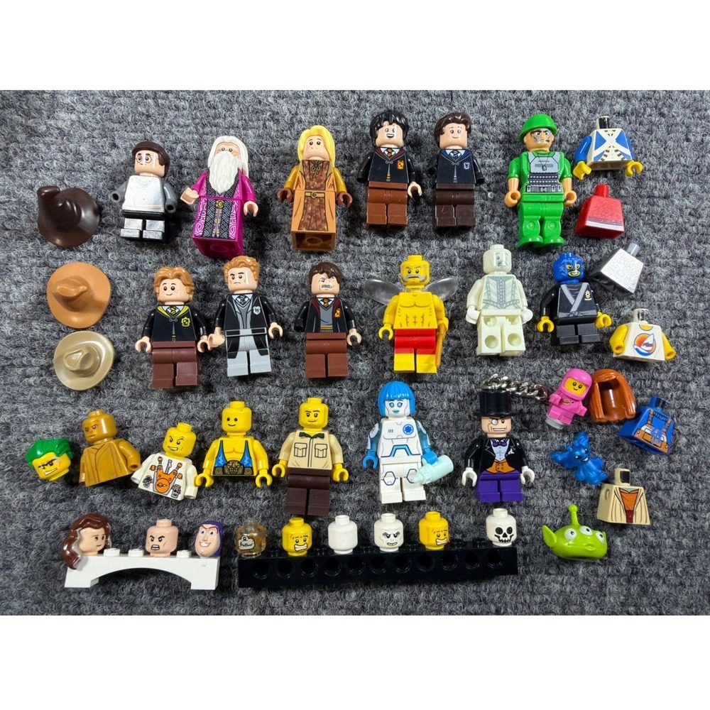 LEGO Heads and figures, accessories, blocks, mixed lot +T-Mobile Block set '22
